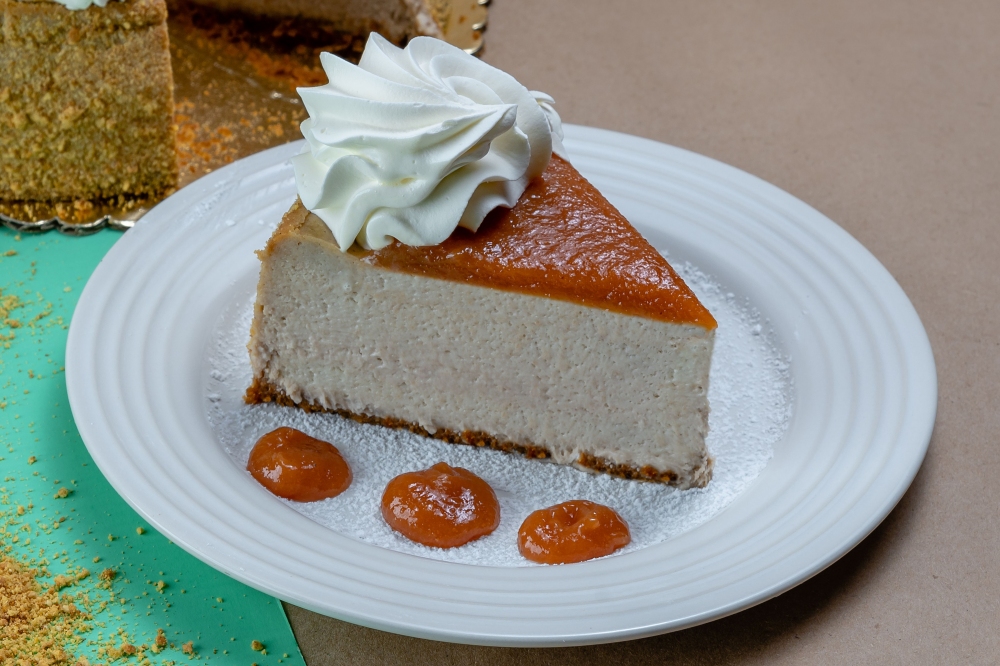 Rebanada de Pastel de Queso con Guayaba